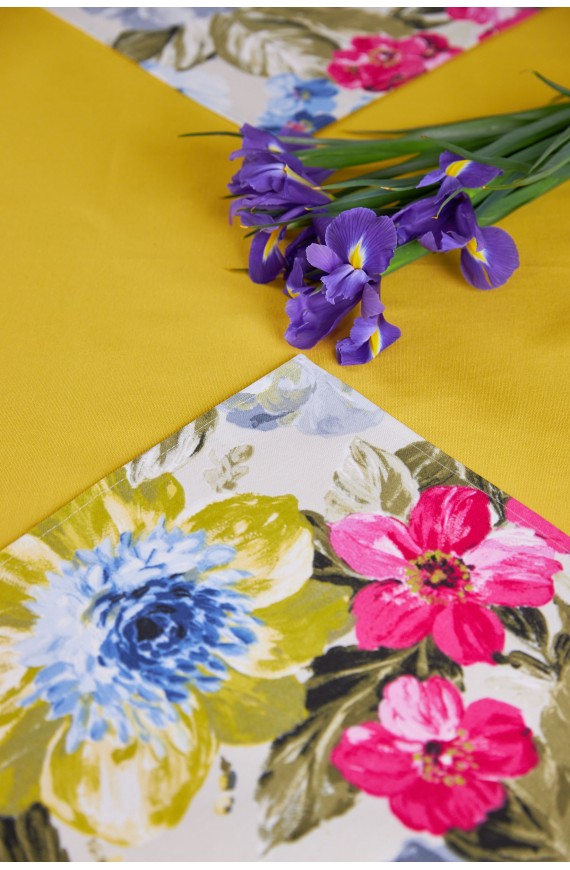  Napkin with a "Flower garden" print made of water-repellent fabric